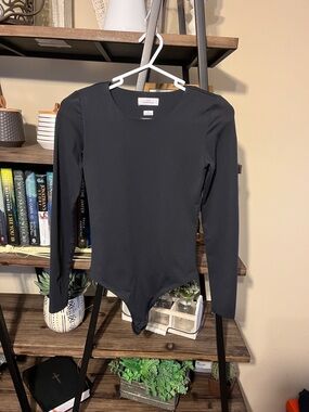 Babaton Contour Crew Neck bodysuit Black Size S
